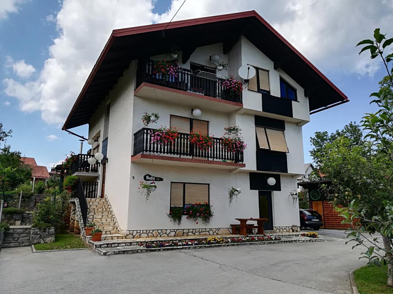 Apartment Bozic Vrbovsko Esterno foto