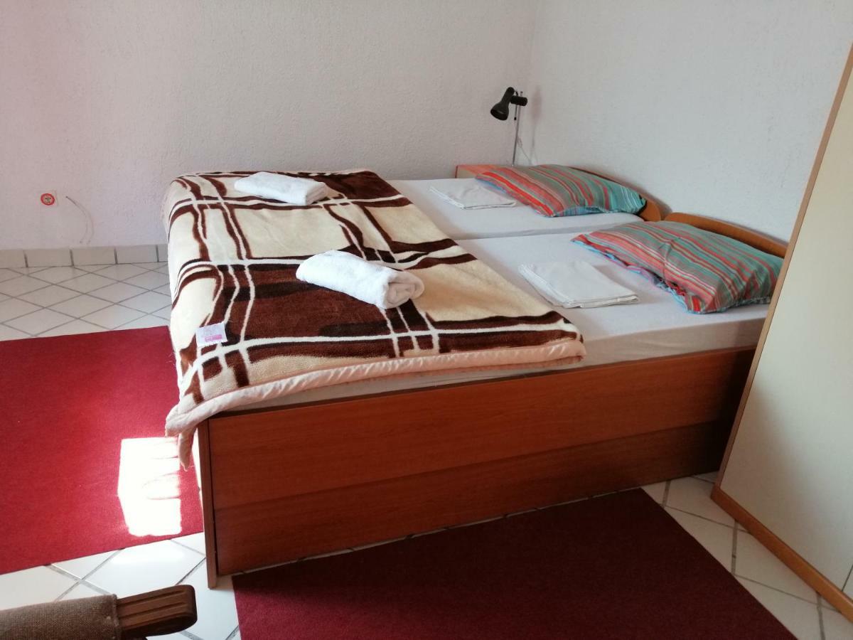 Apartment Bozic Vrbovsko Esterno foto